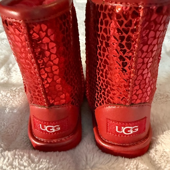 Ugg Classic II Red Gel Heart Boot Toddler 7 Brand New without Box ❤️❤️ - Picture 3 of 12
